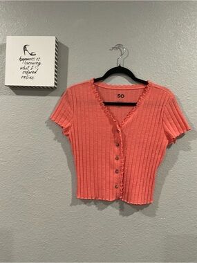 SO Coral Ribbed Button-Front Tee